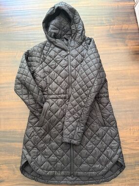 Athleta Whisper Featherless Quilted parka - Black